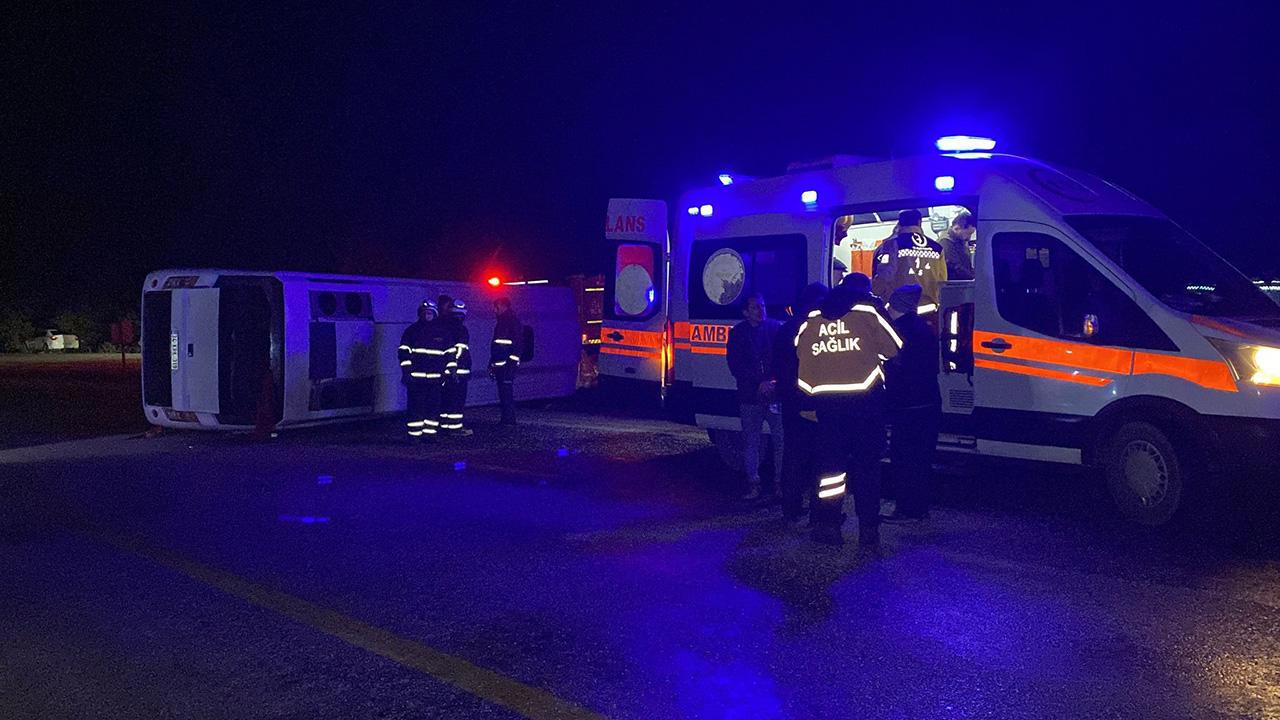 Cenazeye Giden Midibüs Kaza Yaptı: 24 Yaralı