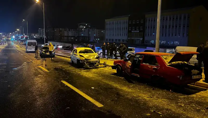 Kayseri'de Korkunç Kaza: 11 Araç Birbirine Girdi