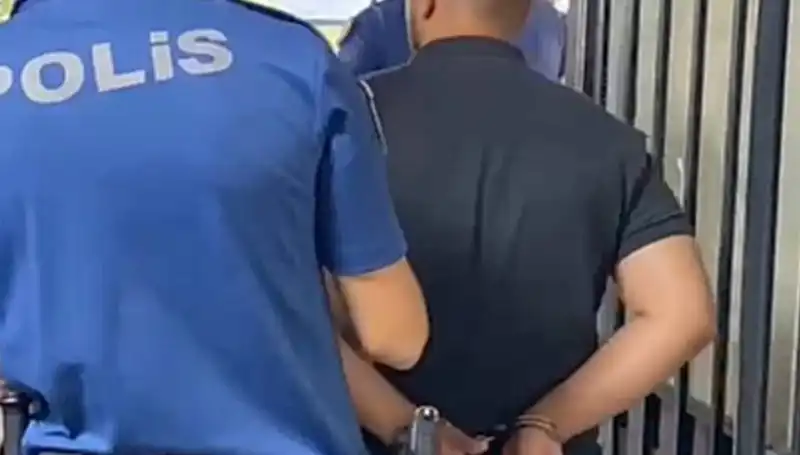 İzmir'de Polise Saldırı: Yaşanan Olay ve Tutuklama Süreci