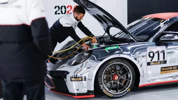 Porsche, E-Yakıtların Gelecekte Daha Fazla Kullanılmasını Bekliyor