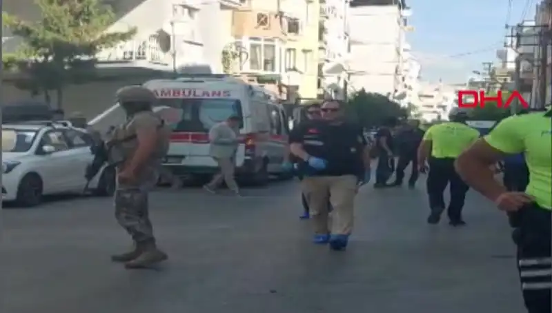 İzmir’deki Karakolda Silahlı Saldırı: İki Şehit, Bir Yaralı Dramı