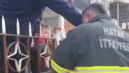 Hatay'da Şoke Eden Olay: Çocuğun Koluna Demir Korkuluk Saplandı!