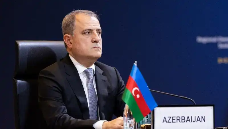Azerbaycan ve Ermenistan Tarihi Anlaşmaya İmza Attı